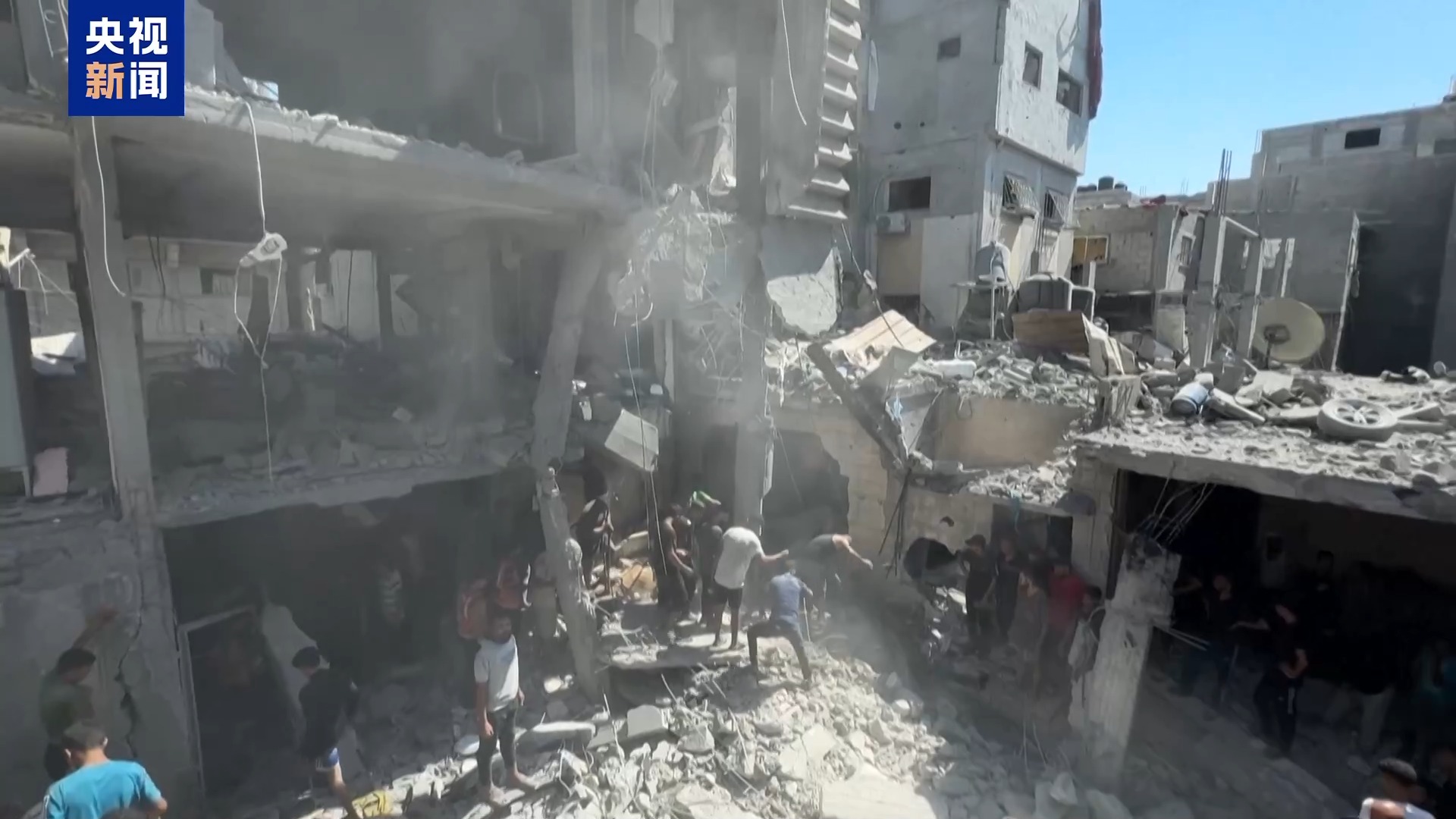 卫星影像揭示以色列军队坦克在加沙城周边集结的最新动态 卫星影像揭示以色列军队坦克在加沙城周边集结的最新动态