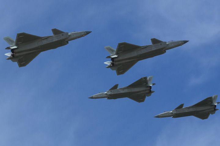 长春航空与空军开放活动盛大启动展示人民空军在建设新成就方面的丰硕成果