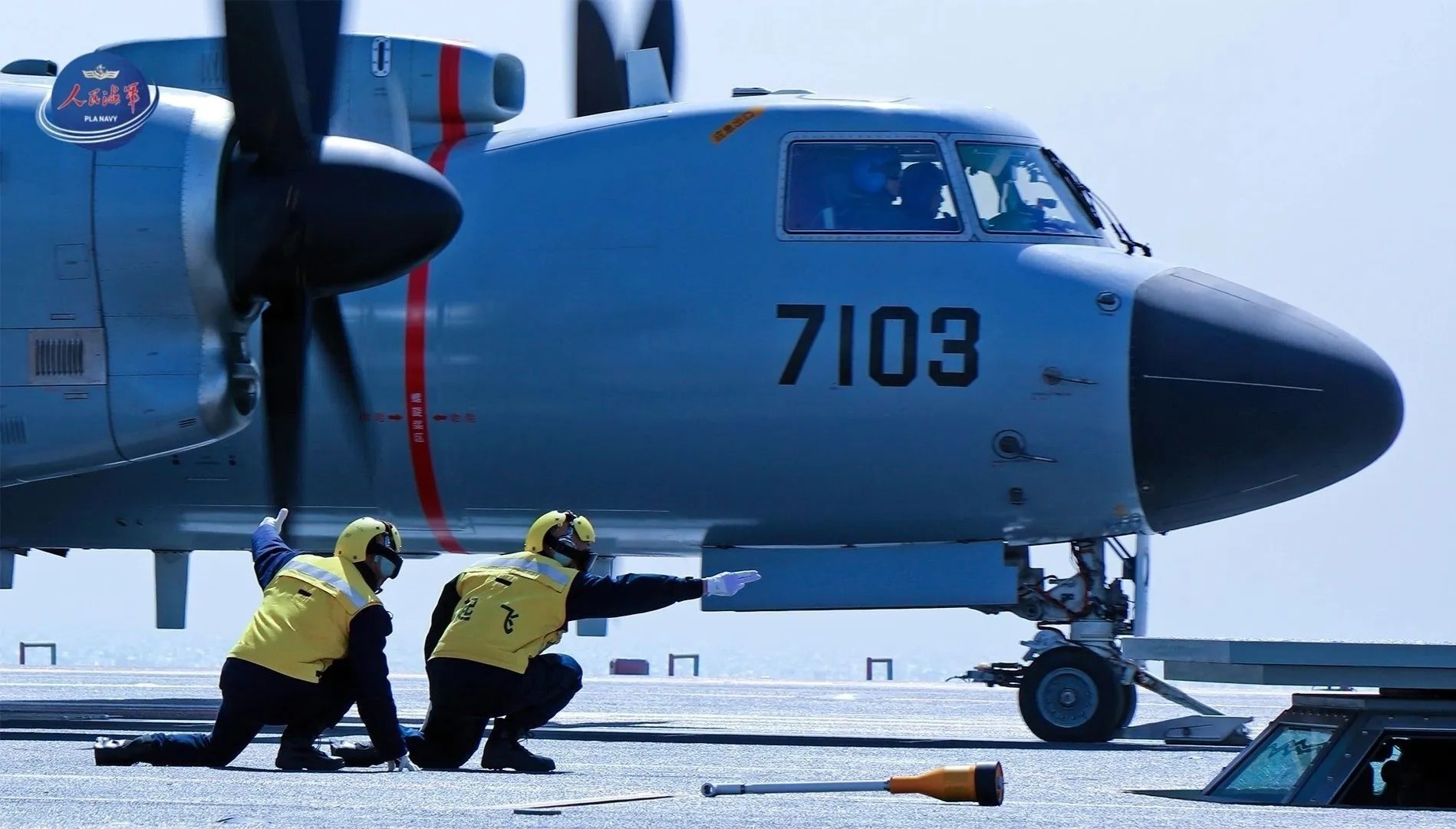 “电弹三杰”惊艳登场福建舰电磁弹射飞行技术的重大意义何在?