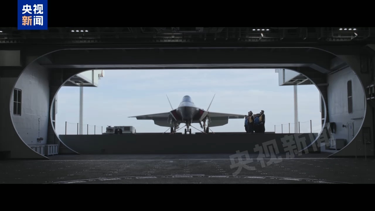 “电弹三杰”惊艳登场福建舰电磁弹射飞行技术的重大意义何在?