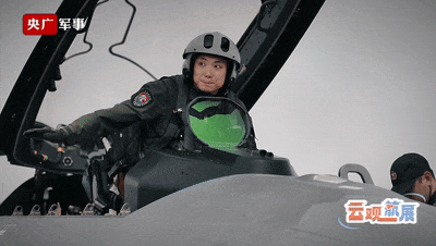 重温“亿”次!全球瞩目,中国战机在8K慢动作下的激动时刻