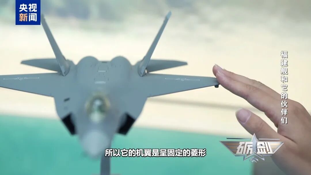 歼_35与歼_35A之间究竟存在哪些显著差异和特点?