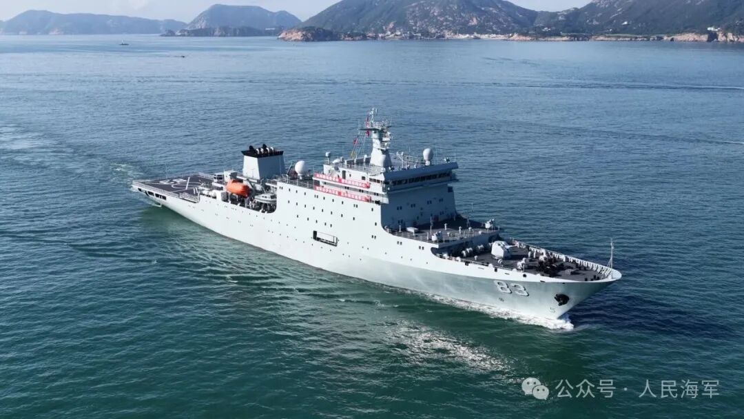 海军83舰编队成功抵达香港 将举行舰艇向公众开放活动 海军83舰编队成功抵达香港 将举行舰艇向公众开放活动