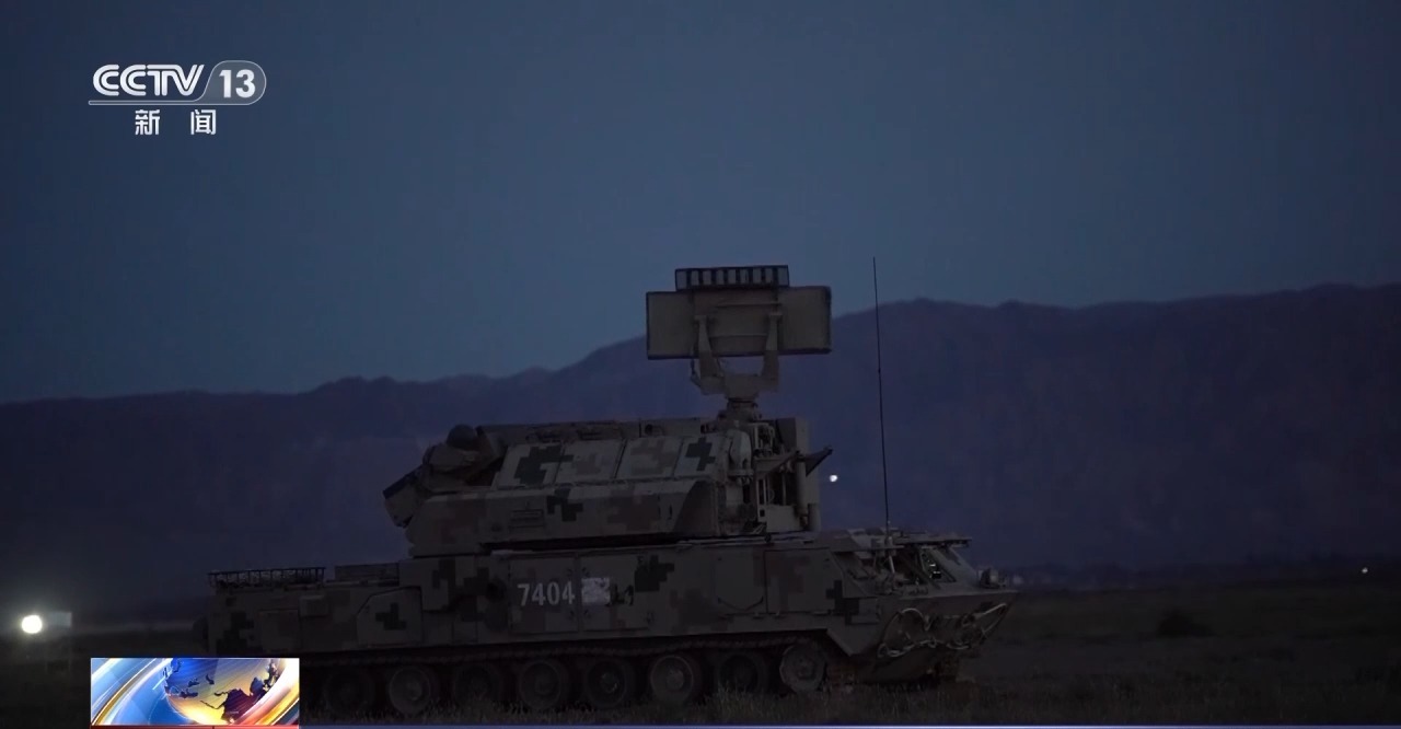 震撼现场直击:陆军防空分队跨昼夜实兵实弹演练全景揭秘