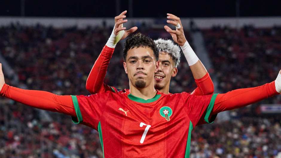 摩洛哥年轻球员玛玛荣膺非洲最佳新秀称号,引发广泛关注 摩洛哥年轻球员玛玛荣膺非洲最佳新秀称号,引发广泛关注