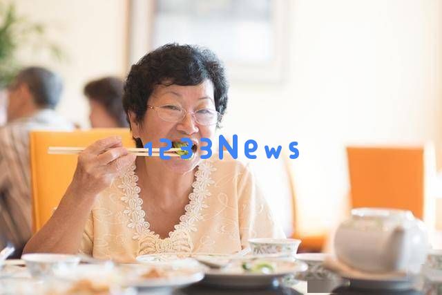 专家警告:如果长期每天只进食两餐,六个月内可能会引发这四种健康问题