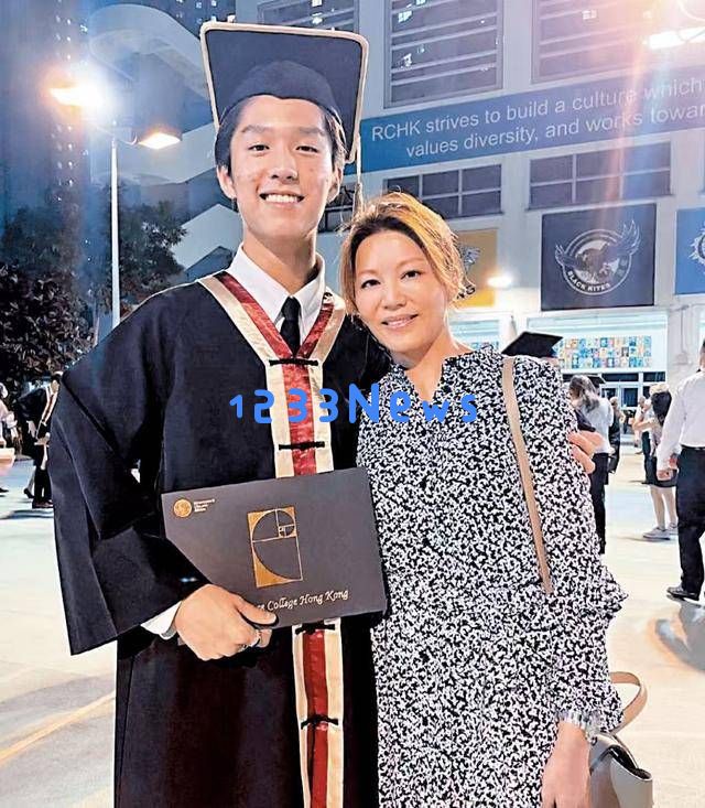 祝贺!香港著名女演员离婚五年后被发现新恋情,仍与前夫保持友好关系