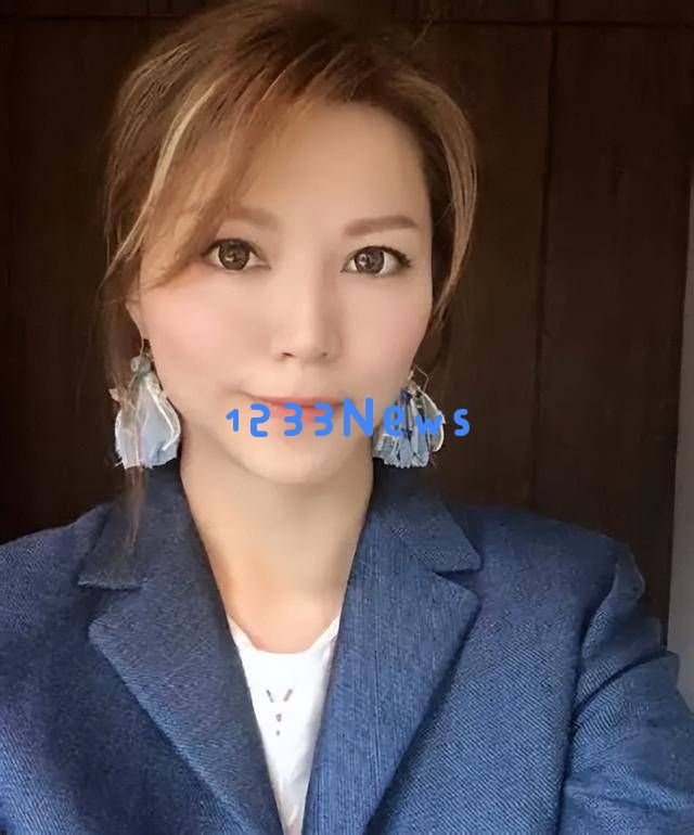 祝贺!香港著名女演员离婚五年后被发现新恋情,仍与前夫保持友好关系
