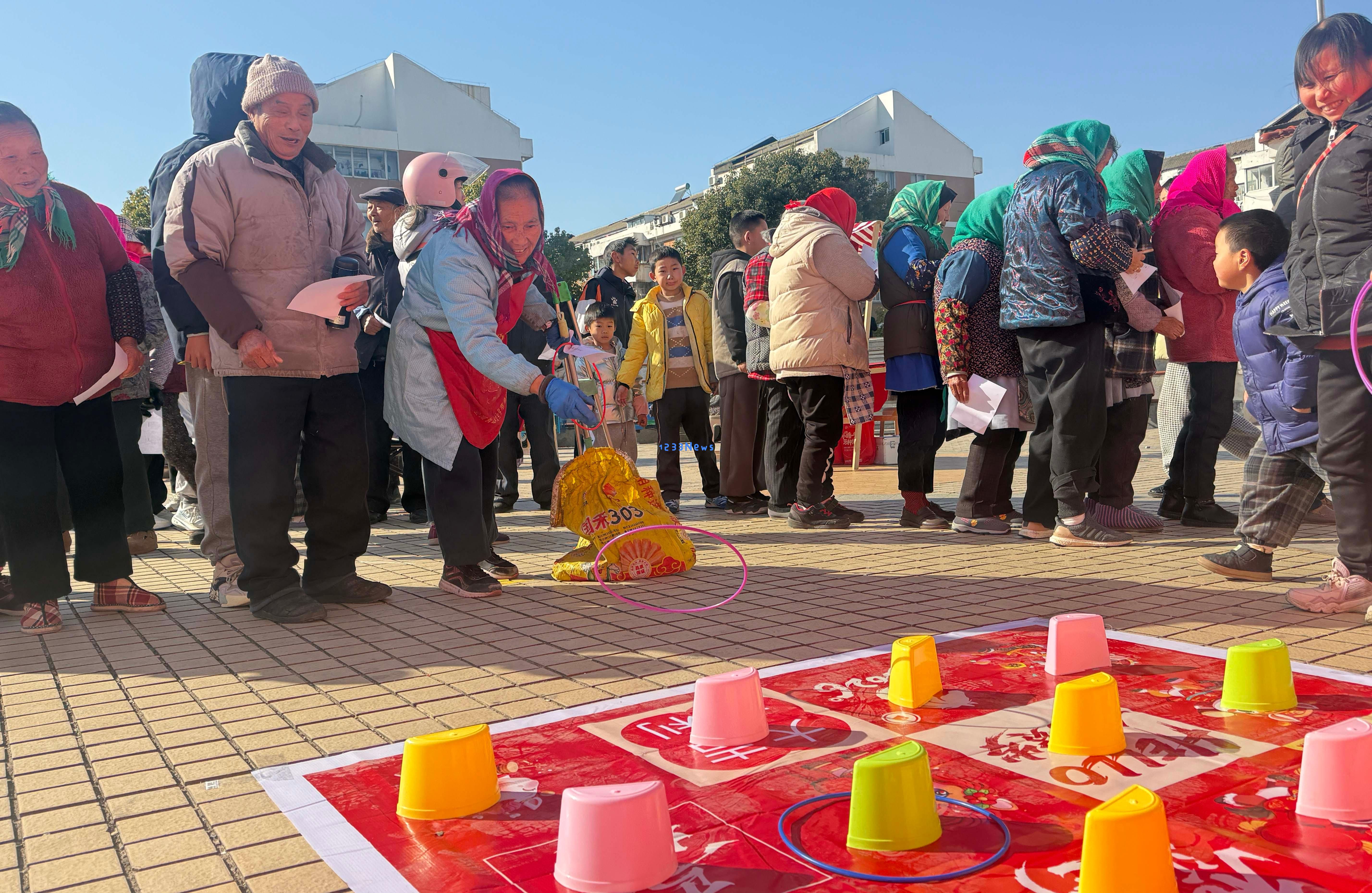 金苑社区举办迎新年快乐幸福集市活动,欢庆新春佳节共聚温情