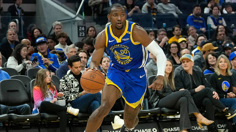 库里:库明加持续保持训练状态,期待他的伤停时间不会过长