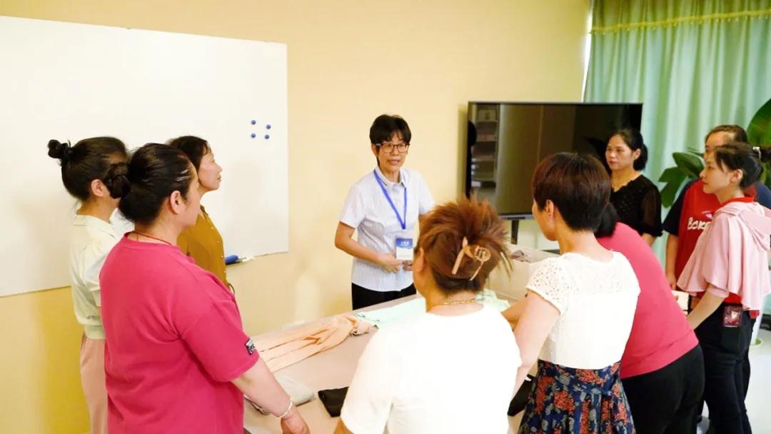 福州市海峡家政服务中心暨女王智慧公司新址正式揭牌_新闻热点
