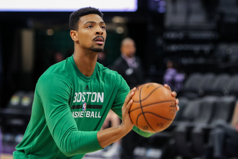 有两家CBA俱乐部向NBA球员乔丹_米基抛出橄榄枝