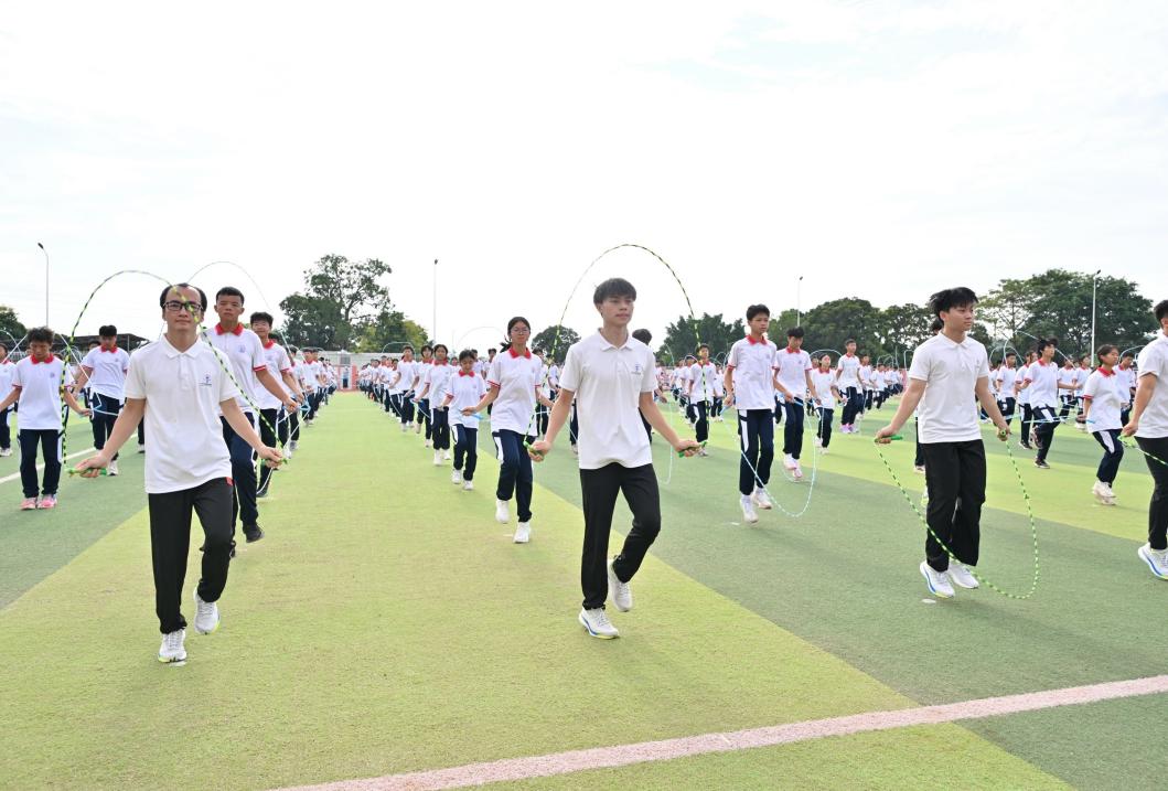 江博士儿童运动鞋助力千人跳绳挑战，创下吉尼斯世界新纪录_新闻热点
