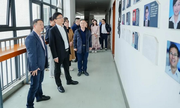 南昌市红谷滩区2024年“书记部长进校园”暨数字经济产业链人才招聘活动成都站圆满落幕_新闻热点
