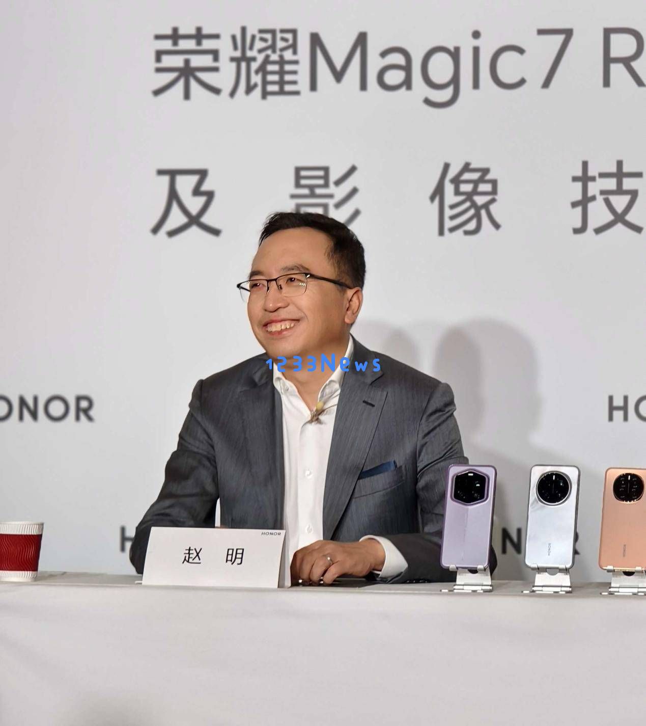 荣耀影像技术全新升级，眼下拍照市场仅有两家实至名归可与之抗衡？