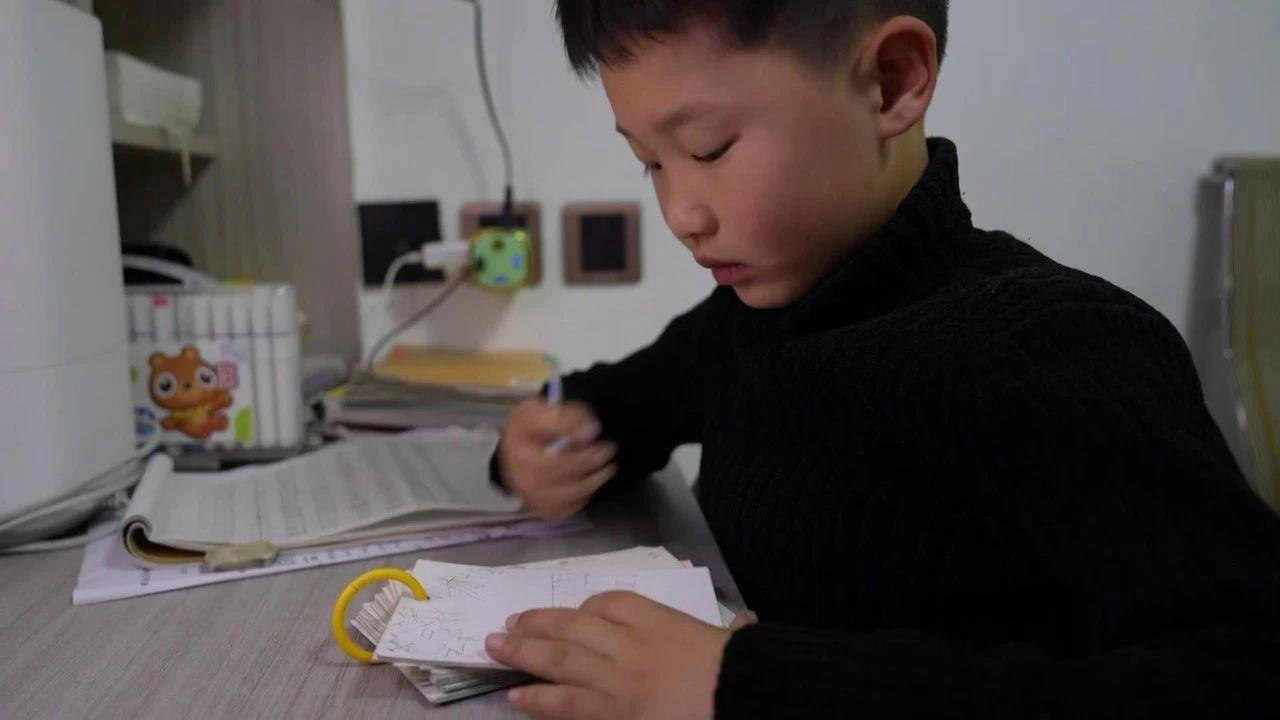 为飞机“抽血和做B超”我的爸爸是“鲲鹏”背后的医学专家