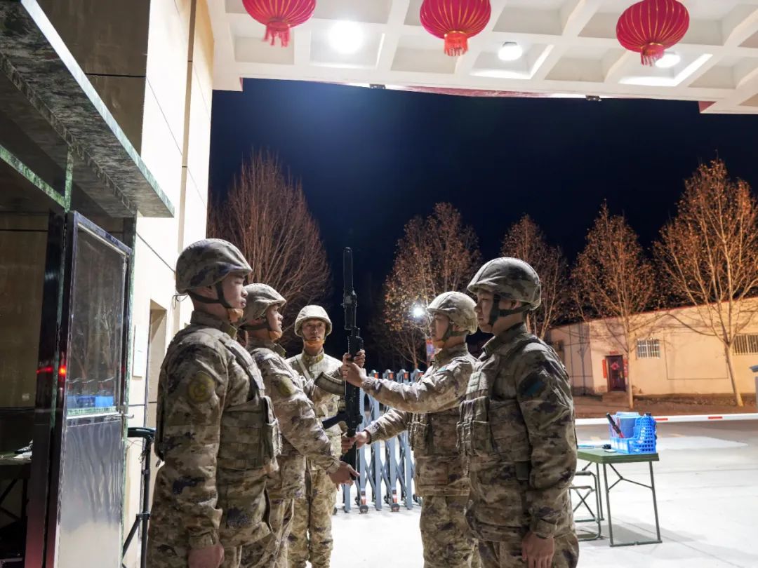 守护家国过春节，枕戈待旦战备不停弦紧绷