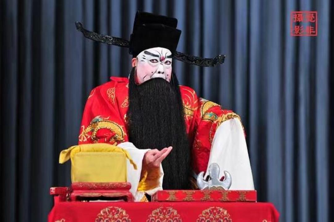京剧艺术界失去一代宗师，袁世海之长子袁少海不幸逝世，令人惋惜