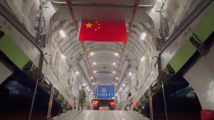 中国救援队圆满完成缅甸地震救援，空军同时派出四架运_20飞机返回国内