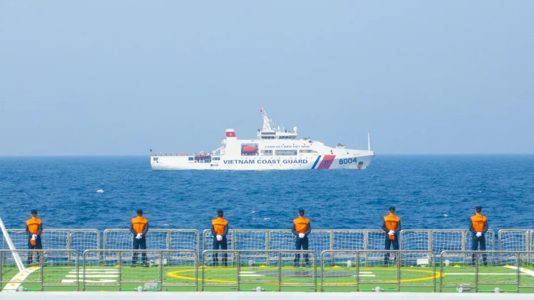 中越海警首次北部湾联合巡逻活动顺利完成，展现海上合作新成果