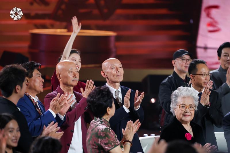 第十五届北京国际电影节揭晓奖项荣获多项大奖的影片《爱的暂停键》成为最大赢家