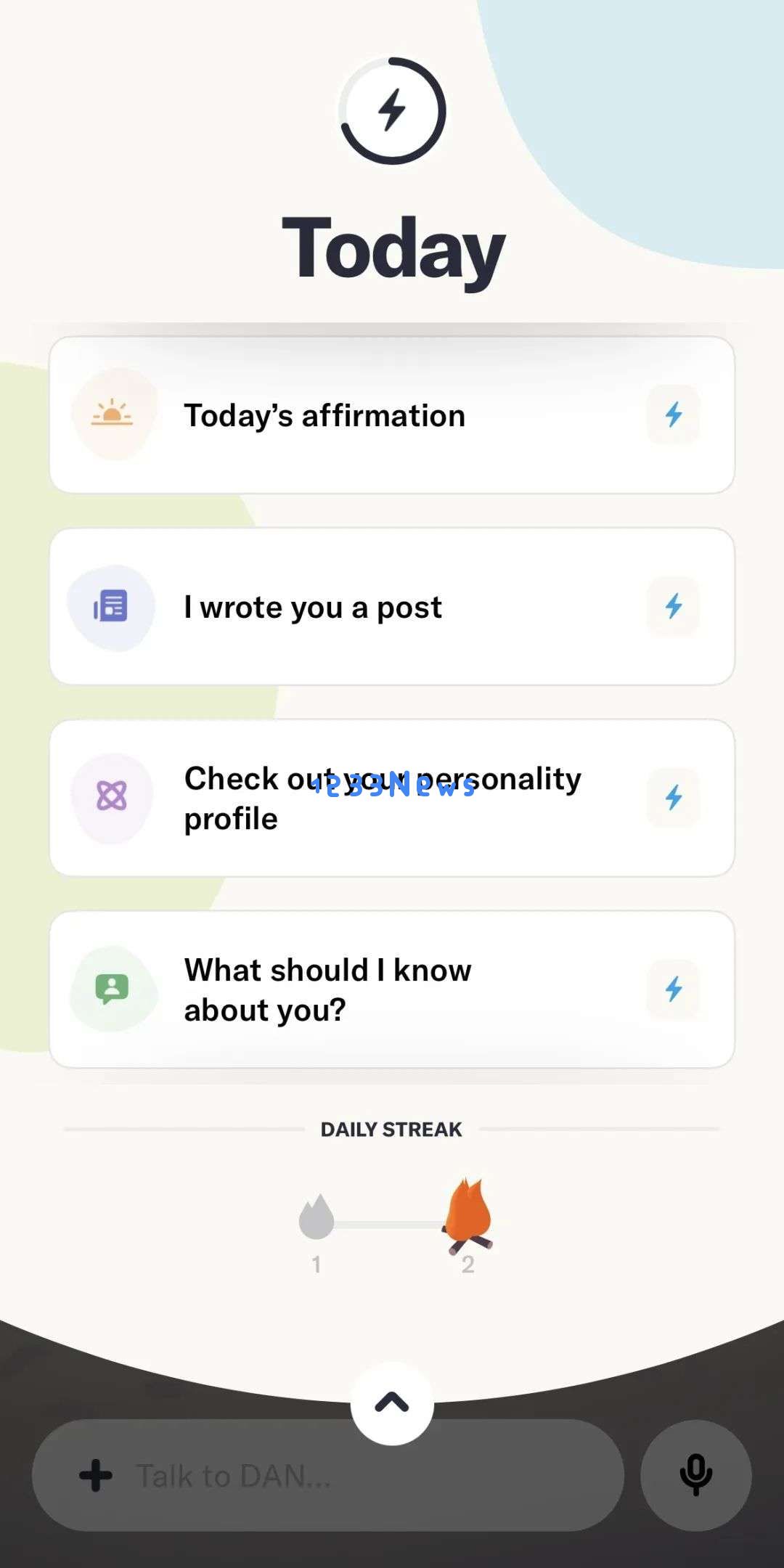 霸占App Store分类榜第一的AI陪伴应用，竟然主打“外星人”社交？