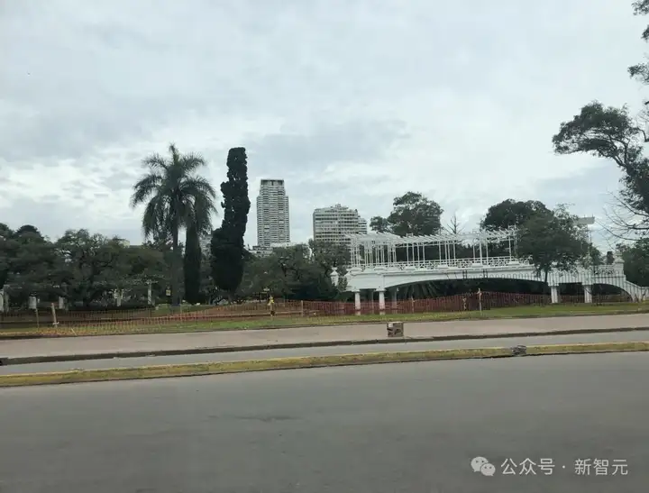 毛骨悚然！o3精准破译照片位置，只靠几行Python代码？人类在AI面前已裸奔