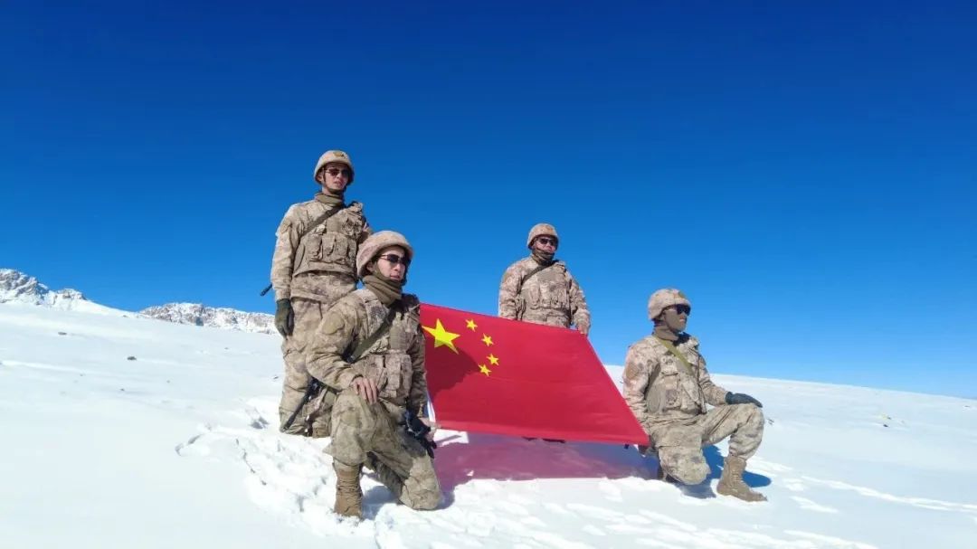 灯火辉煌背后，向坚守岗位的“劳动者”们致以崇高敬意