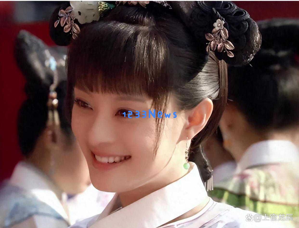 孙俪与叶青同框引发热烈讨论，娱乐圈中的友情是否真的能够超越名利的诱惑？