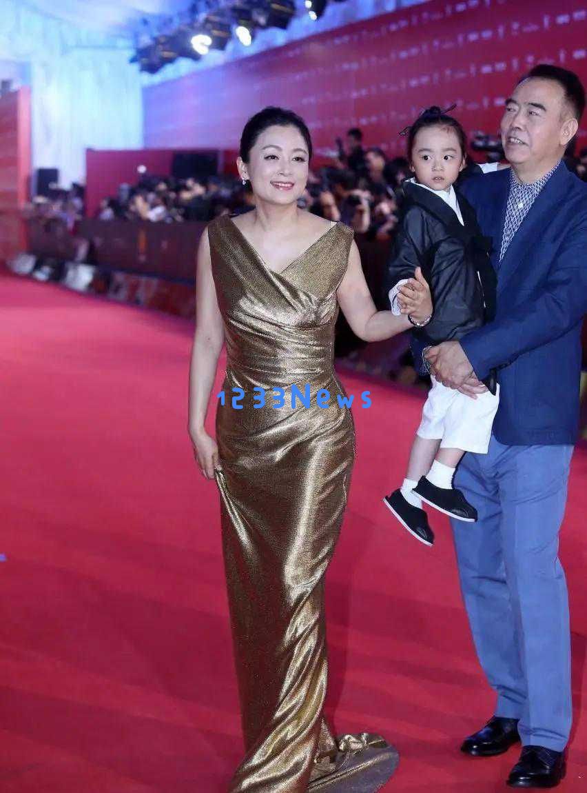网络热议：倪萍与陈红的同框时刻，二十年恩怨已成历史