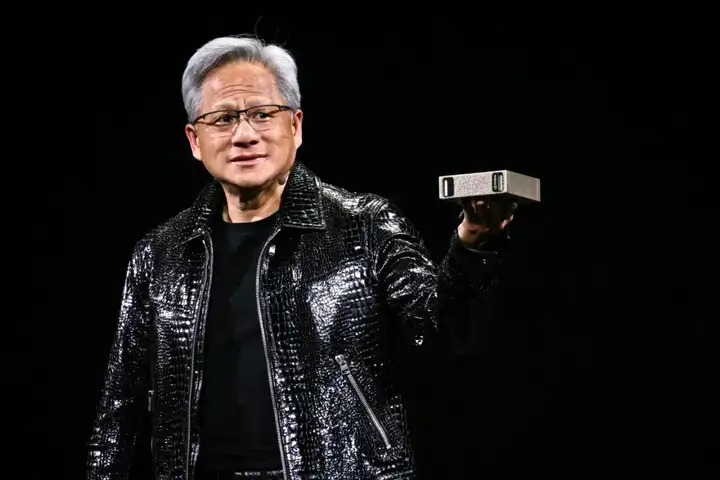 ChatGPT 突变「赛博舔狗」：百万网友炸锅，奥特曼紧急修复，这才是 AI 最危险的一面