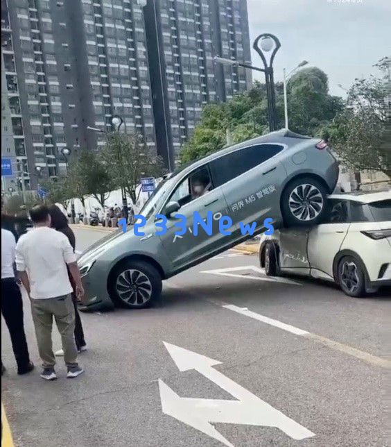 问界M5意外“骑上”海豚引发热议 AITO官方回应：用户混淆油门与刹车导致事故发生