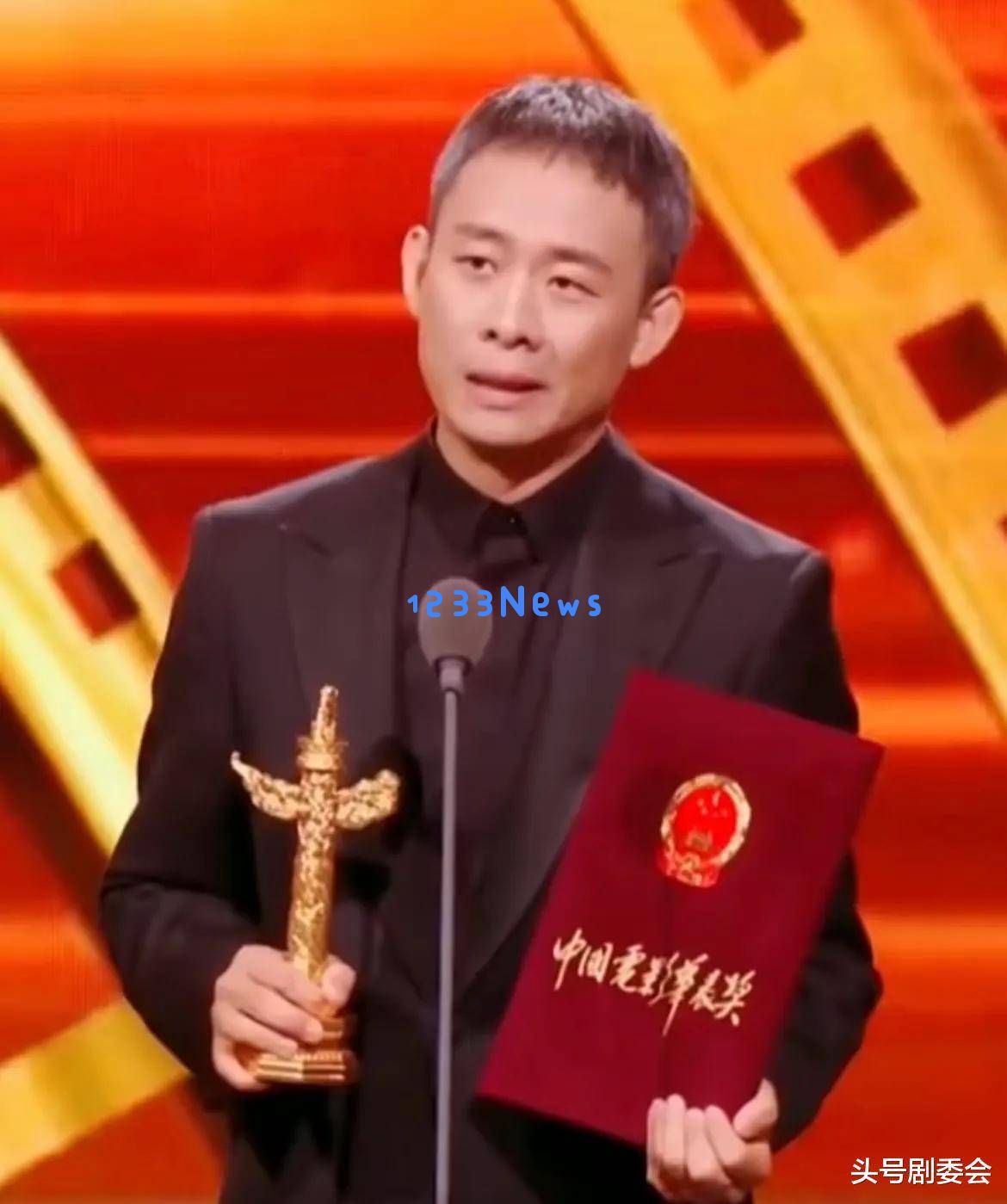 张艺谋揭示了张译“消失”背后的真相，他为所有演员敲响了警钟