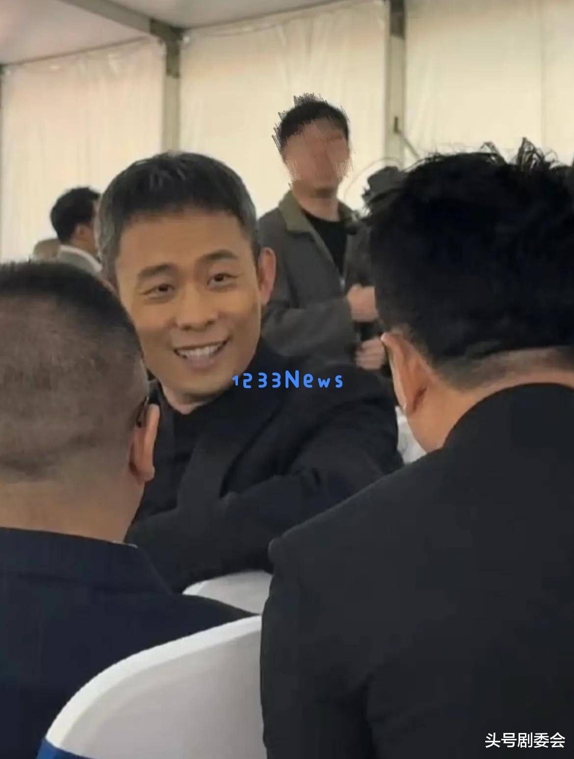 张艺谋揭示了张译“消失”背后的真相，他为所有演员敲响了警钟