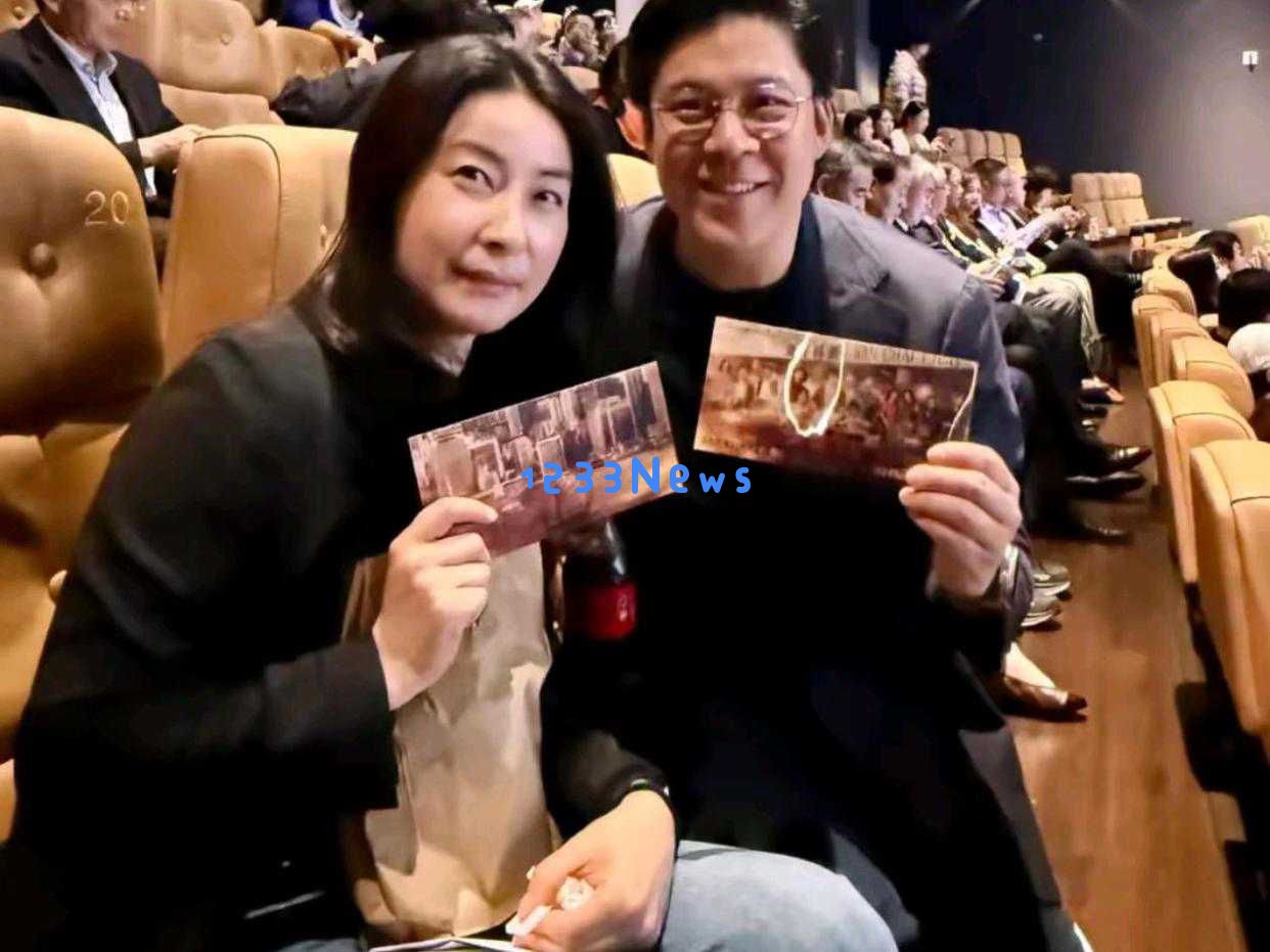 霍启刚和郭晶晶在首映礼上甜蜜同框，大方展现爱情与生活中的美好瞬间