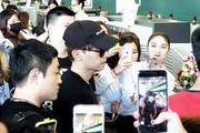 王安宇五一期间综艺录制曝光，帅气海军蓝少年形象引人注目！