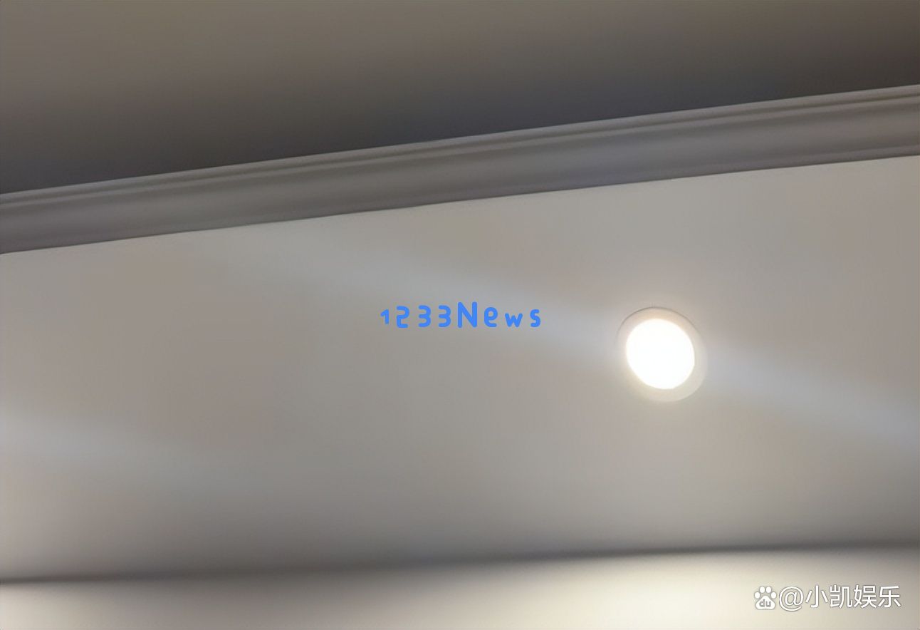 黄一鸣在深夜痛哭，向母亲发问：难道你从未为我感到心疼吗？