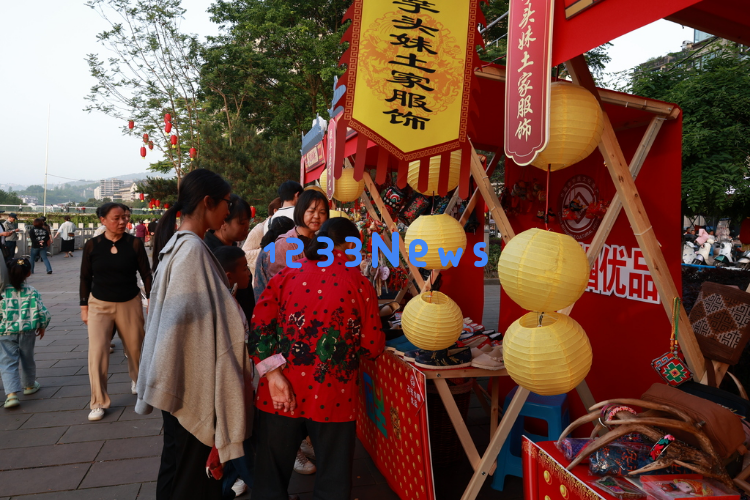 重庆石柱：以文化为根基焕发文旅新生机《画说龙河》呈现土家风情的“清明上河图”新篇