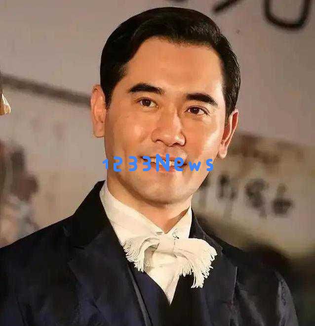 64岁赵文瑄选择宁波定居，郊外大别墅生活，陪伴他的有3只猫和5只狗