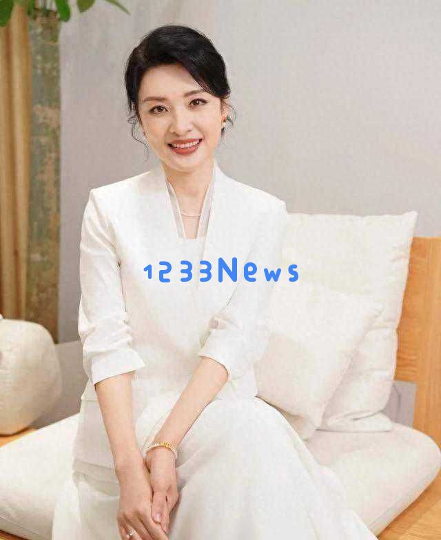 前央视名主播周涛的最新动态：担任企业董事长，身家已超亿元，57岁依旧风姿绰约