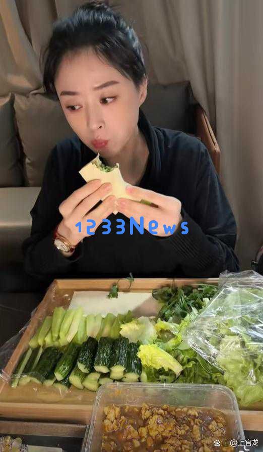 蒋欣重庆生图引发热议！42岁身材异常消瘦宛如“闪电”，网友惊呼变化太大