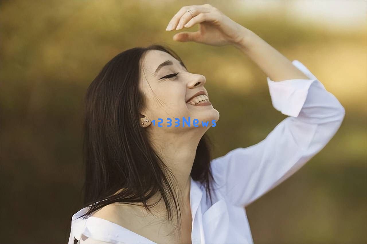 赢得女人心并让她长久深爱你，不仅靠甜言蜜语与财富，而是需要给予她这些关键的东西