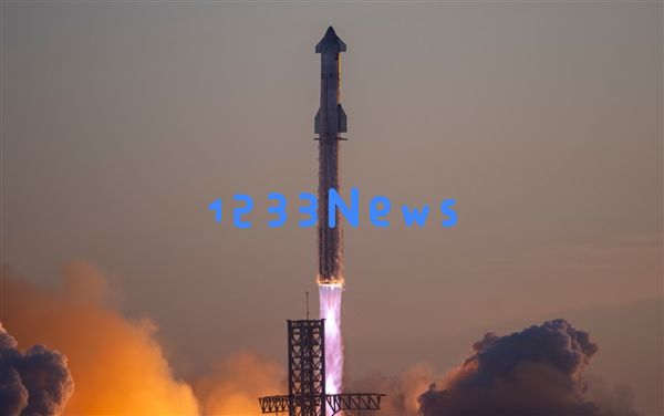 SpaceX星舰二次发射现场：助推器升空瞬间轰然爆炸的震撼场面