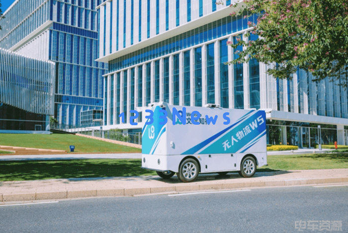 文远知行发布L4级无人驾驶Robovan W5，推动物流领域的智能化革命