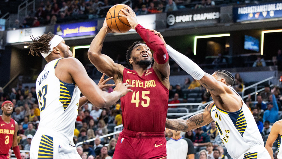 NBA季后赛骑士对阵步行者战报：米切尔意外伤退，步行者大比分击败骑士取得赛点！