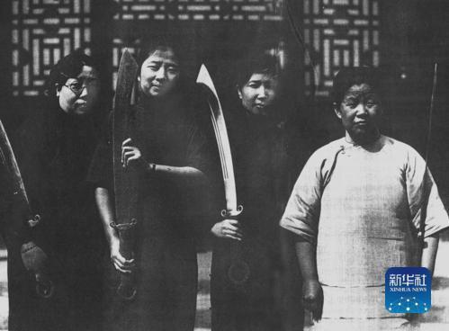 抗战岁月中的女性力量｜巾帼英雄的影像记忆与奋斗史