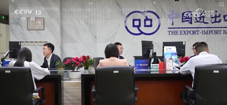 “真金白银”助力纾困、“政策+市场”双重防控……外贸企业信心倍增勇拓市场新天地