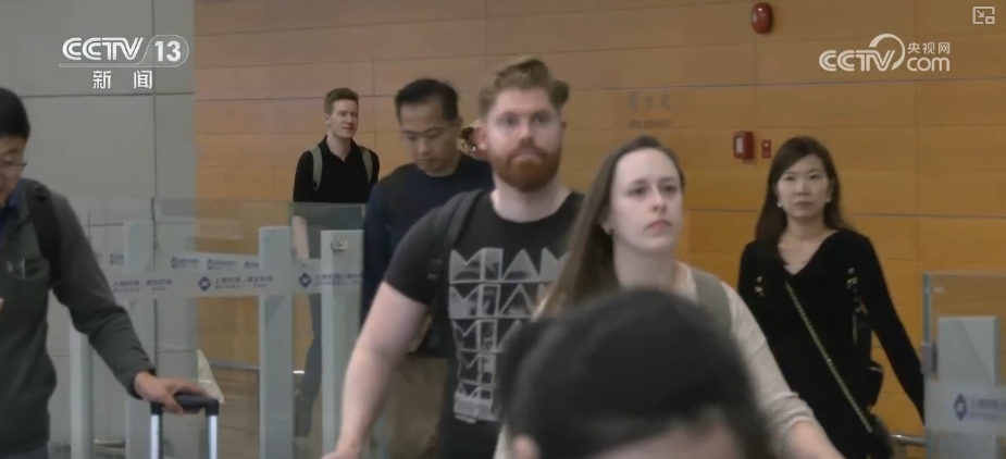 民航国际客运市场需求激增外籍游客畅游中国“打飞的”体验更为便捷