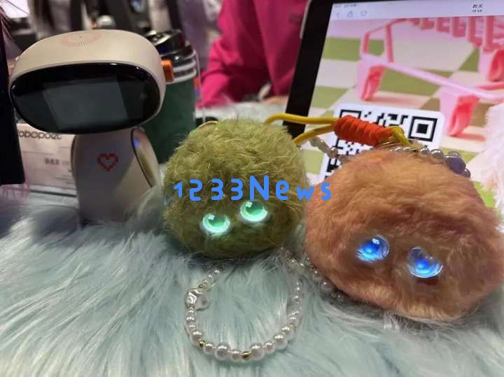 从谷子到AI玩具，情绪价值收割Z世代的千亿孤独税