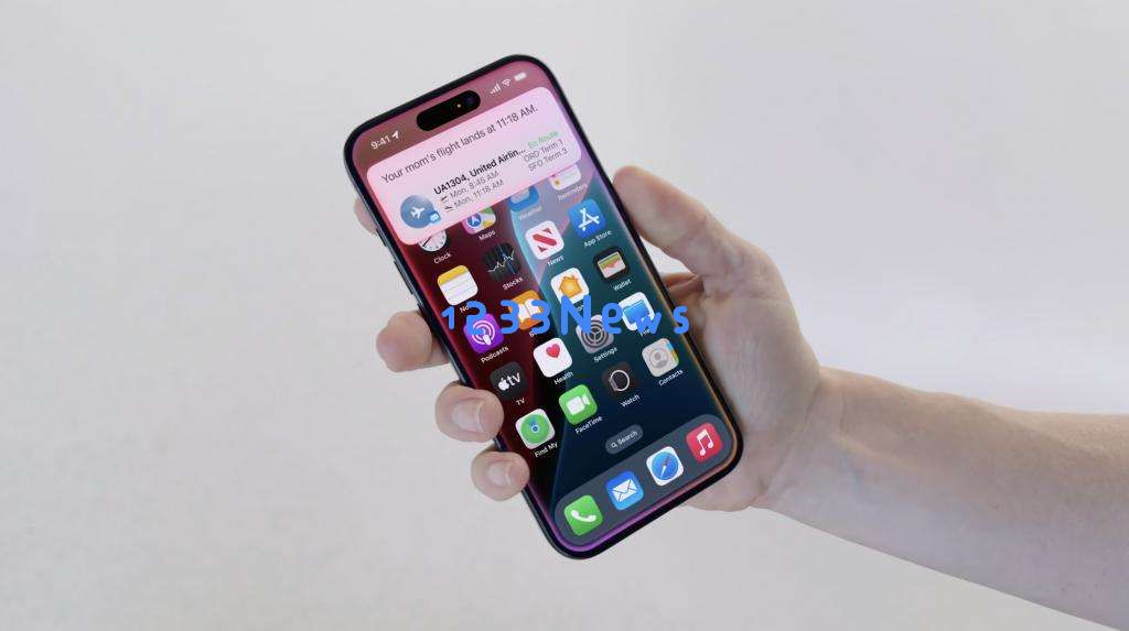 苹果高层罕见动荡，库克失去耐心整顿 AI 部门，Siri 经不起再一次跳票